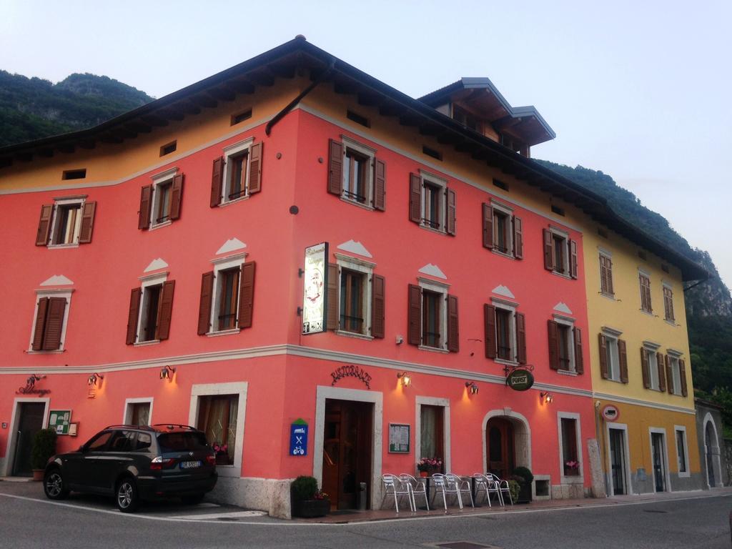 Albergo Ristorante Da Neni Mori Exterior photo